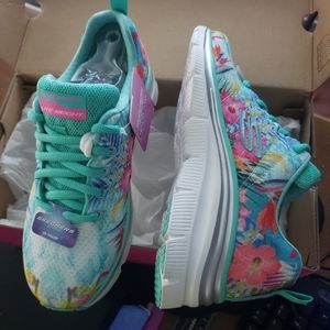 Sketches fashion fit shoes